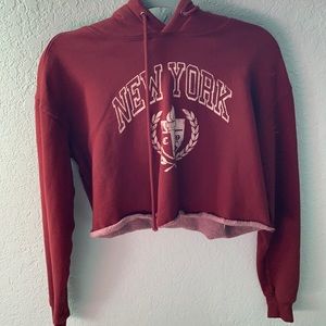 Maroon New York cropped hoodie